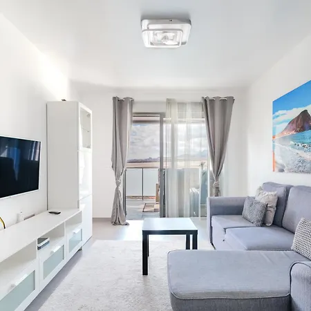Apartment Ella Modern Two Bedroom With Terrace *
