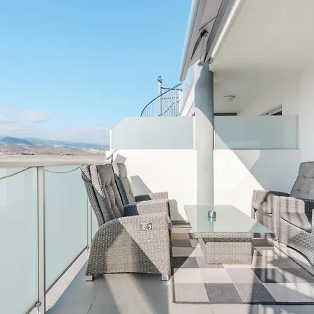 Ella Modern Two Bedroom With Terrace Apartment
