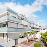 شقة Ella Modern Two Bedroom With Terrace